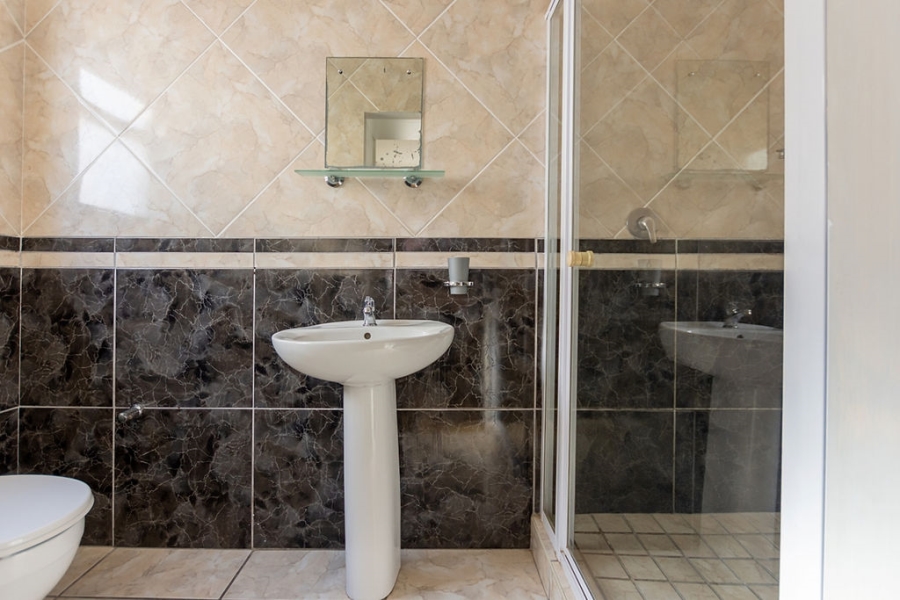 5 Bedroom Property for Sale in Mykonos Western Cape